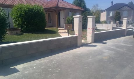 Entreprise de maçonnerie pour construction de mur de clôture en parpaing à Romilly-sur-Seine